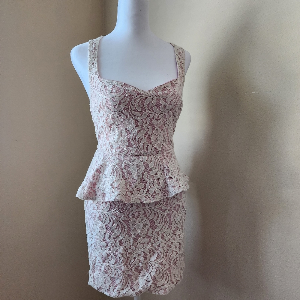 Cute tea party spring dress size medium lace